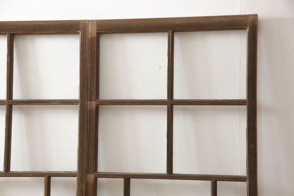 木製ガラス戸4枚をリペア&カスタム!高さと幅をリサイズし、戸車・引手は新しいものを取り付け。ねじ込み錠を調節・移設し、元の穴は新材を用いた埋木にて処置。(引き戸、建具)