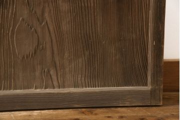 木製ガラス戸4枚をリペア&カスタム!高さと幅をリサイズし、戸車・引手は新しいものを取り付け。ねじ込み錠を調節・移設し、元の穴は新材を用いた埋木にて処置。(引き戸、建具)