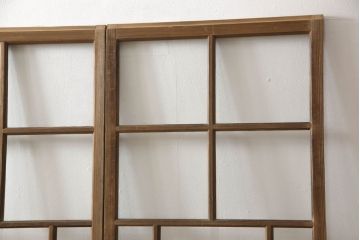 木製ガラス戸4枚をリペア&カスタム!高さと幅をリサイズし、戸車・引手は新しいものを取り付け。ねじ込み錠を調節・移設し、元の穴は新材を用いた埋木にて処置。(引き戸、建具)