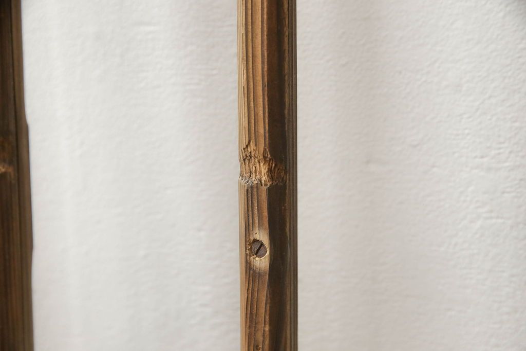 木製ガラス戸4枚をリペア&カスタム!高さと幅をリサイズし、戸車・引手は新しいものを取り付け。ねじ込み錠を調節・移設し、元の穴は新材を用いた埋木にて処置。(引き戸、建具)