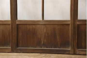 木製ガラス戸4枚をリペア&カスタム!高さと幅をリサイズし、戸車・引手は新しいものを取り付け。ねじ込み錠を調節・移設し、元の穴は新材を用いた埋木にて処置。(引き戸、建具)