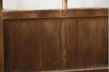 木製ガラス戸4枚をリペア&カスタム!高さと幅をリサイズし、戸車・引手は新しいものを取り付け。ねじ込み錠を調節・移設し、元の穴は新材を用いた埋木にて処置。(引き戸、建具)