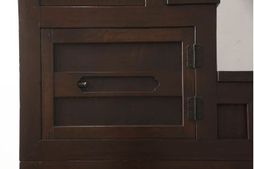 二段重ね箪笥をリペア&カスタム!上段の内部に棚板を製作し取付け。現状をベースに1トーン落ち着いた色味に着色仕上げ。(時代箪笥、和タンス)