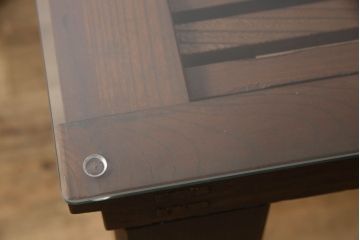 明治期の蔵戸をリペア&カスタム!脚5本を取り付け、天板用ガラスを製作しテーブルにリメイク。全体を蔵戸の色に合わせて着色仕上げ。(ダイニングテーブル)