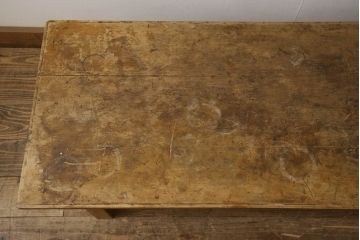 昭和中期の長テーブルの見た目を変えずに奇麗にリペア!無着色・クリアワックスで本来の骨董感を活かして仕上げ。(ローテーブル、飾り台)