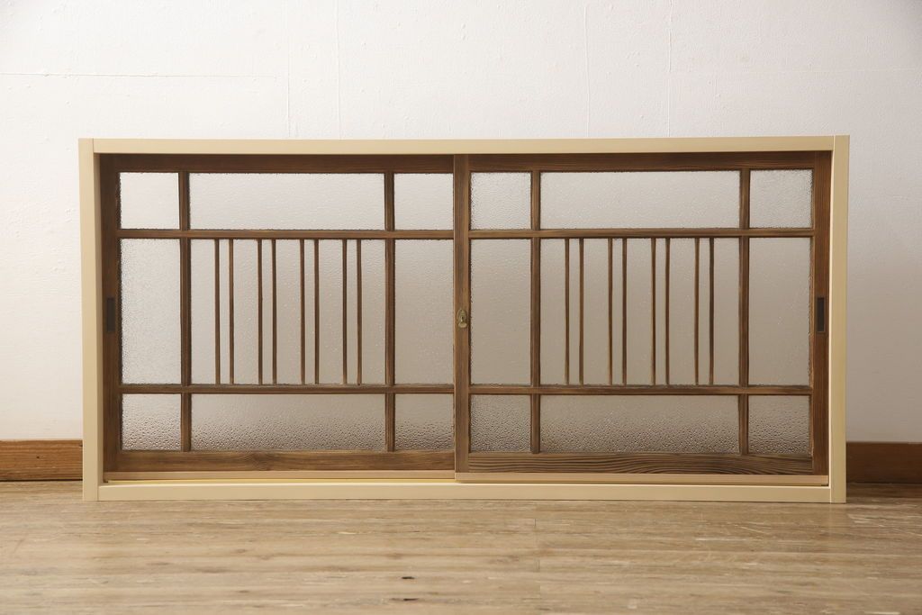 ガラス窓をリペア&カスタム!お客様のご希望に合わせてリサイズ。戸枠を新規製作。着色はせず、手触りが良くなる程度のバフ掛けをして仕上げ。(ガラス戸、引き戸、建具)