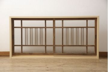 ガラス窓をリペア&カスタム!お客様のご希望に合わせてリサイズ。戸枠を新規製作。着色はせず、手触りが良くなる程度のバフ掛けをして仕上げ。(ガラス戸、引き戸、建具)