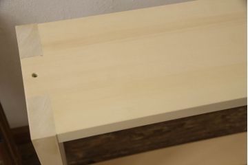 ガラス窓をリペア&カスタム!お客様のご希望に合わせてリサイズ。戸枠を新規製作。着色はせず、手触りが良くなる程度のバフ掛けをして仕上げ。(ガラス戸、引き戸、建具)