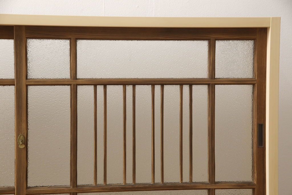 ガラス窓をリペア&カスタム!お客様のご希望に合わせてリサイズ。戸枠を新規製作。着色はせず、手触りが良くなる程度のバフ掛けをして仕上げ。(ガラス戸、引き戸、建具)