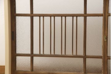 ガラス窓をリペア&カスタム!お客様のご希望に合わせてリサイズ。戸枠を新規製作。着色はせず、手触りが良くなる程度のバフ掛けをして仕上げ。(ガラス戸、引き戸、建具)