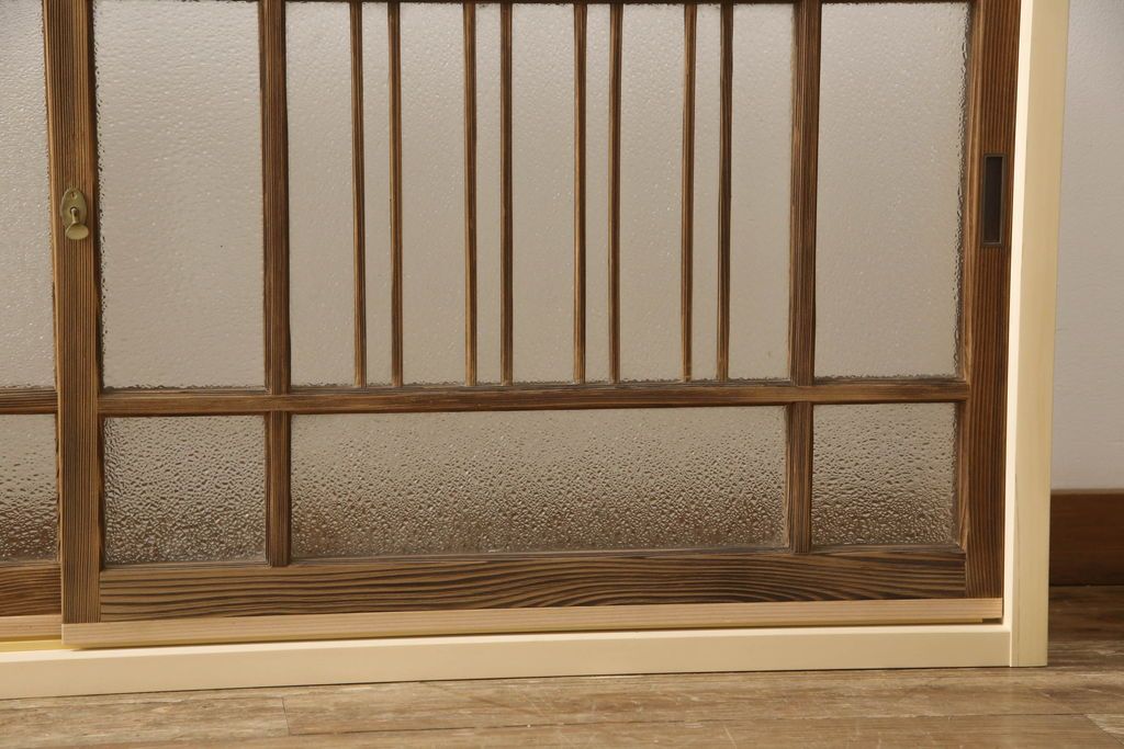 ガラス窓をリペア&カスタム!お客様のご希望に合わせてリサイズ。戸枠を新規製作。着色はせず、手触りが良くなる程度のバフ掛けをして仕上げ。(ガラス戸、引き戸、建具)