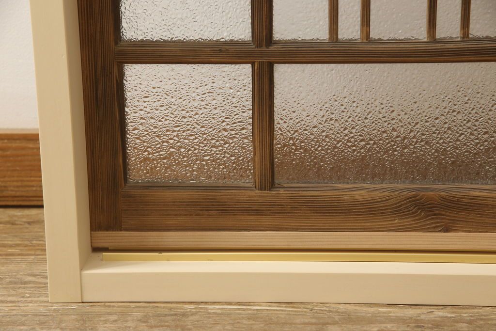 ガラス窓をリペア&カスタム!お客様のご希望に合わせてリサイズ。戸枠を新規製作。着色はせず、手触りが良くなる程度のバフ掛けをして仕上げ。(ガラス戸、引き戸、建具)