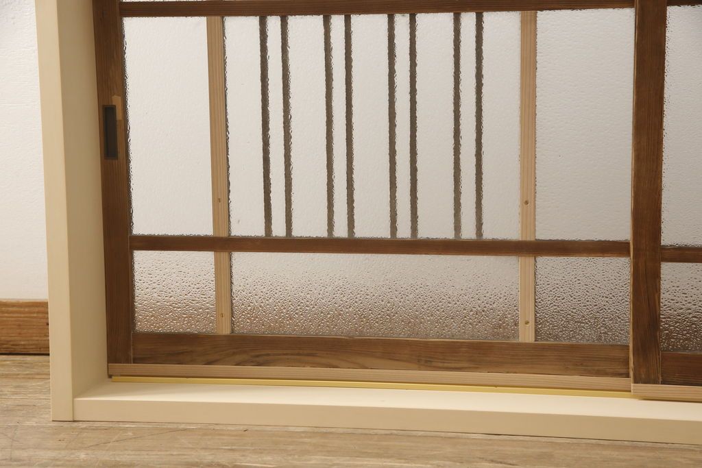 ガラス窓をリペア&カスタム!お客様のご希望に合わせてリサイズ。戸枠を新規製作。着色はせず、手触りが良くなる程度のバフ掛けをして仕上げ。(ガラス戸、引き戸、建具)