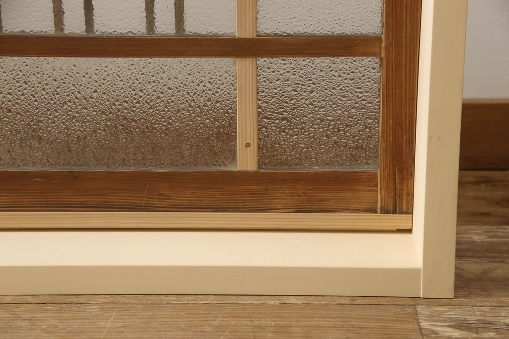 ガラス窓をリペア&カスタム!お客様のご希望に合わせてリサイズ。戸枠を新規製作。着色はせず、手触りが良くなる程度のバフ掛けをして仕上げ。(ガラス戸、引き戸、建具)