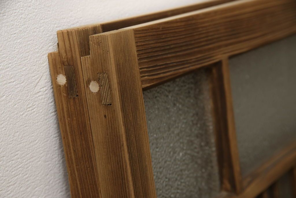 ガラス窓をリペア&カスタム!お客様のご希望に合わせてリサイズ。戸枠を新規製作。着色はせず、手触りが良くなる程度のバフ掛けをして仕上げ。(ガラス戸、引き戸、建具)