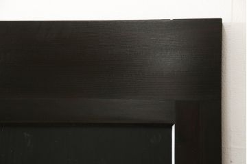 格子帯戸をリペア&カスタム!リサイズし、お客様考案のデザインをベースにステンドグラスを製作し取付け。現状の色味をベースに1トーン濃い色味に着色仕上げ。(引き戸、建具)