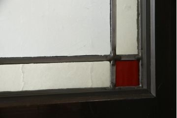 格子帯戸をリペア&カスタム!リサイズし、お客様考案のデザインをベースにステンドグラスを製作し取付け。現状の色味をベースに1トーン濃い色味に着色仕上げ。(引き戸、建具)