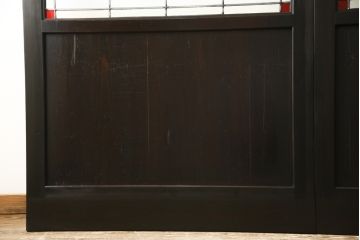 格子帯戸をリペア&カスタム!リサイズし、お客様考案のデザインをベースにステンドグラスを製作し取付け。現状の色味をベースに1トーン濃い色味に着色仕上げ。(引き戸、建具)