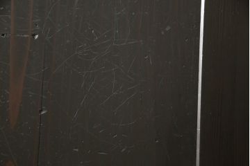 格子帯戸をリペア&カスタム!リサイズし、お客様考案のデザインをベースにステンドグラスを製作し取付け。現状の色味をベースに1トーン濃い色味に着色仕上げ。(引き戸、建具)