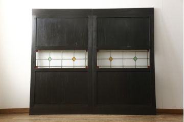 格子帯戸をリペア&カスタム!リサイズし、お客様考案のデザインをベースにステンドグラスを製作し取付け。現状の色味をベースに1トーン濃い色味に着色仕上げ。(引き戸、建具)