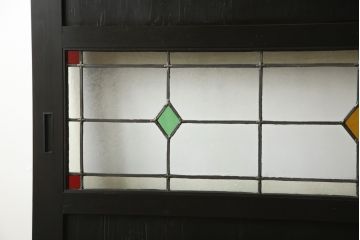格子帯戸をリペア&カスタム!リサイズし、お客様考案のデザインをベースにステンドグラスを製作し取付け。現状の色味をベースに1トーン濃い色味に着色仕上げ。(引き戸、建具)