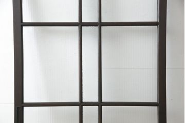 ガラス戸をリペア&カスタム!リサイズし、引手と戸車を取り付け。ガラスはモールガラスとダイヤガラスに交換。ダークブラウンに着色仕上げ。(引き戸、建具)