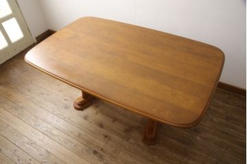 テーブルの見た目を変えずに綺麗にリペア!天板と装飾部分を剥離し再塗装。(ダイニングテーブル)
