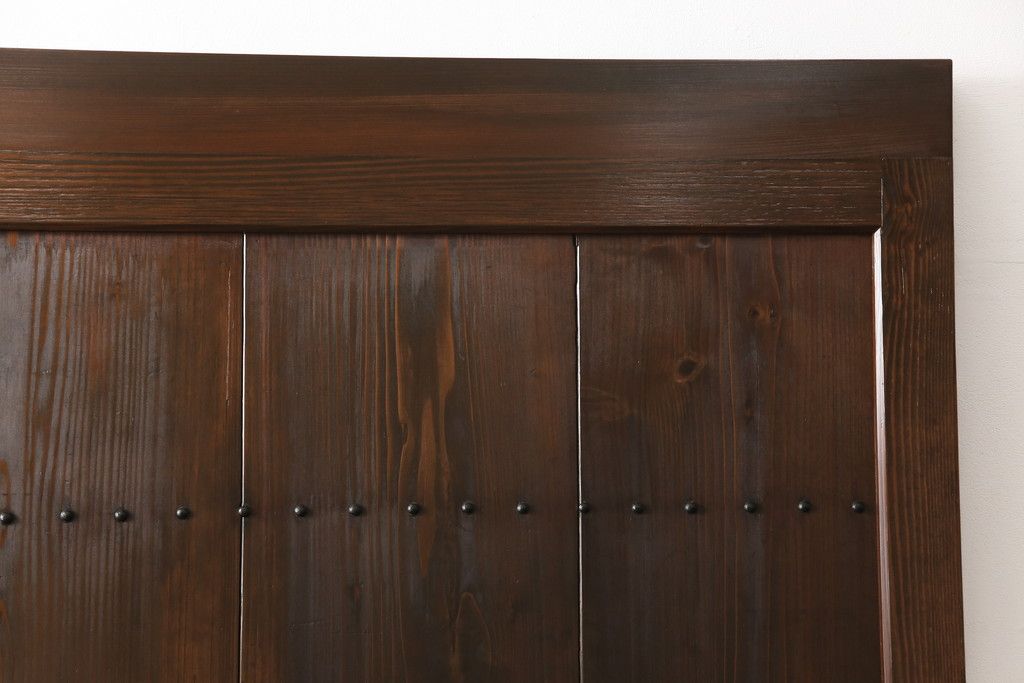 蔵戸をリペア&カスタム!高品質リペアを施し、リサイズ。丸型戸車を取り付け。外部用塗装で仕上げ。(引き戸、玄関戸、建具)