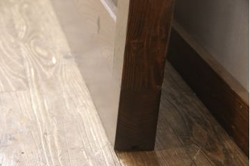 蔵戸をリペア&カスタム!高品質リペアを施し、リサイズ。丸型戸車を取り付け。外部用塗装で仕上げ。(引き戸、玄関戸、建具)