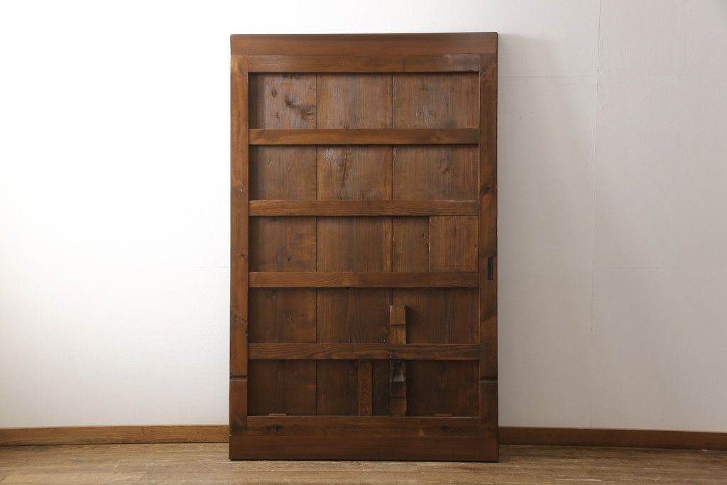 蔵戸をリペア&カスタム!高品質リペアを施し、リサイズ。丸型戸車を取り付け。外部用塗装で仕上げ。(引き戸、玄関戸、建具)