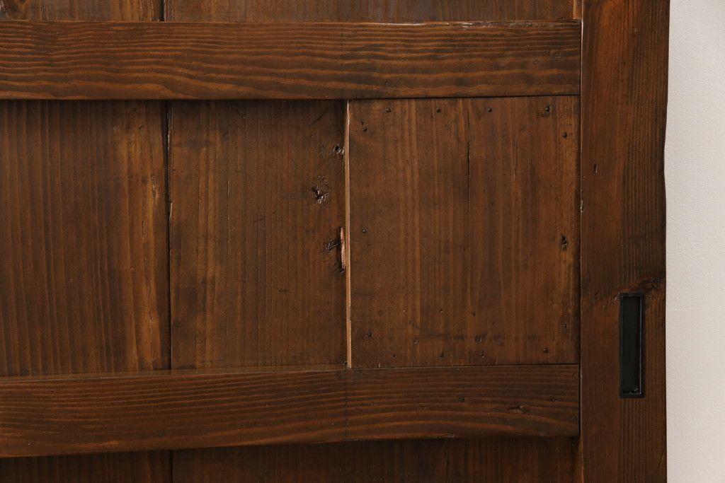 蔵戸をリペア&カスタム!高品質リペアを施し、リサイズ。丸型戸車を取り付け。外部用塗装で仕上げ。(引き戸、玄関戸、建具)