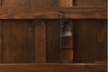 蔵戸をリペア&カスタム!高品質リペアを施し、リサイズ。丸型戸車を取り付け。外部用塗装で仕上げ。(引き戸、玄関戸、建具)