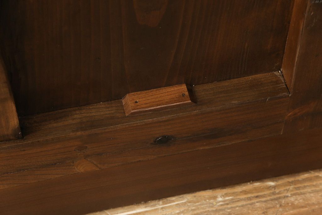 蔵戸をリペア&カスタム!高品質リペアを施し、リサイズ。丸型戸車を取り付け。外部用塗装で仕上げ。(引き戸、玄関戸、建具)