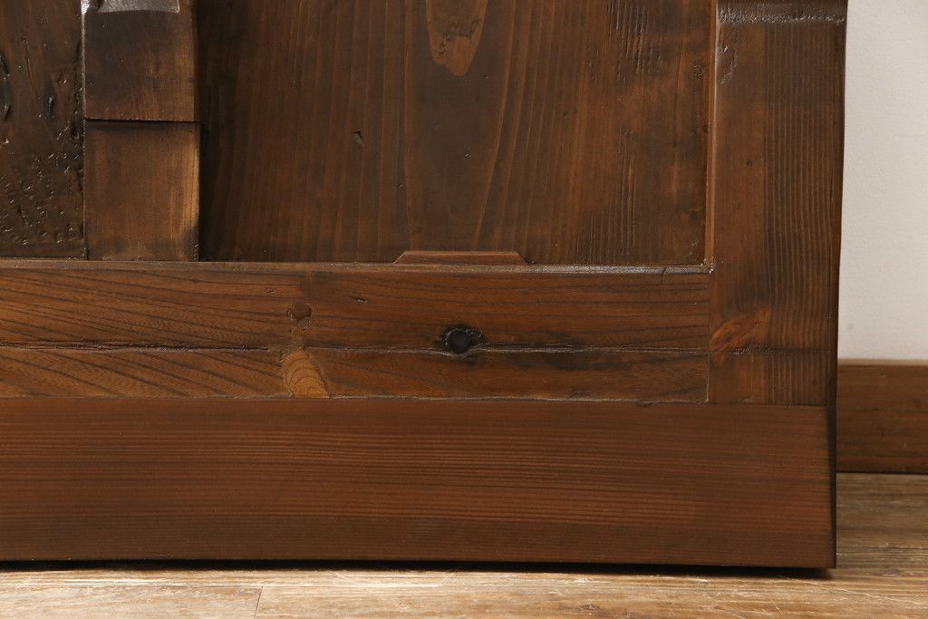 蔵戸をリペア&カスタム!高品質リペアを施し、リサイズ。丸型戸車を取り付け。外部用塗装で仕上げ。(引き戸、玄関戸、建具)