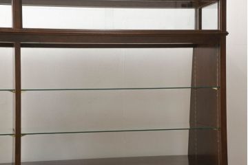 木製ガラスケースの見た目を変えずに綺麗にリペア!(ショーケース、サイドキャビネット、陳列棚、飾り棚、収納棚、店舗什器)
