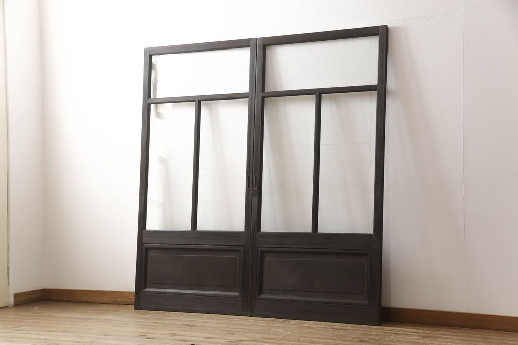 ガラス戸をリペア&カスタム!リサイズし平型戸車を取り付け。クリアガラスをはめ込み、木部はご希望の色味に着色仕上げ。(引き戸、建具)