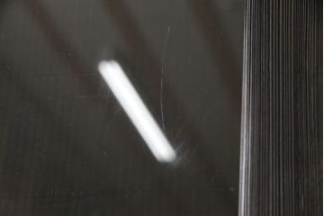 ガラス戸をリペア&カスタム!リサイズし平型戸車を取り付け。クリアガラスをはめ込み、木部はご希望の色味に着色仕上げ。(引き戸、建具)