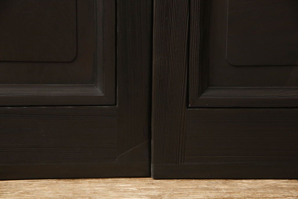 ガラス戸をリペア&カスタム!リサイズし平型戸車を取り付け。クリアガラスをはめ込み、木部はご希望の色味に着色仕上げ。(引き戸、建具)