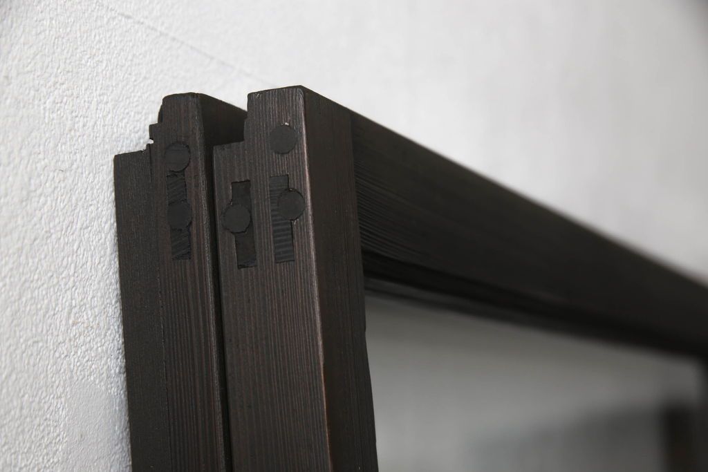 ガラス戸をリペア&カスタム!リサイズし平型戸車を取り付け。クリアガラスをはめ込み、木部はご希望の色味に着色仕上げ。(引き戸、建具)