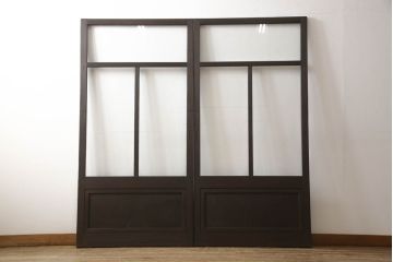 ガラス戸をリペア&カスタム!リサイズし平型戸車を取り付け。クリアガラスをはめ込み、木部はご希望の色味に着色仕上げ。(引き戸、建具)