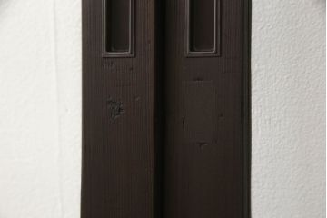 ガラス戸をリペア&カスタム!リサイズし平型戸車を取り付け。クリアガラスをはめ込み、木部はご希望の色味に着色仕上げ。(引き戸、建具)