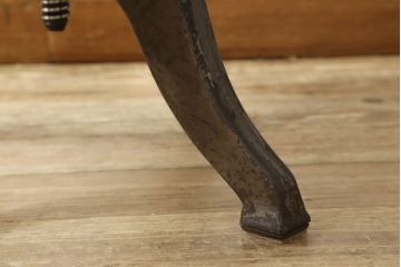 ドクターチェアをリペア&カスタム!座面の生地を張替え、1トーン落ち着いた色味に着色仕上げ。(回転椅子、回転イス、アームチェア、デスクチェア)