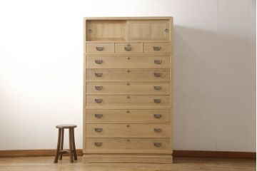 総桐箪笥の見た目を変えずに綺麗にリペア!元の自然な雰囲気をそのままに木地色仕上げ。(四方丸、大丸、桐たんす、和箪笥、和たんす、衣装箪笥)