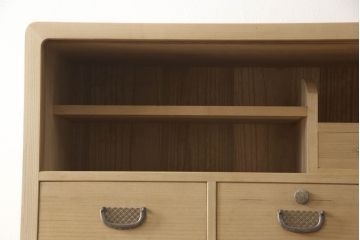 総桐箪笥の見た目を変えずに綺麗にリペア!元の自然な雰囲気をそのままに木地色仕上げ。(四方丸、大丸、桐たんす、和箪笥、和たんす、衣装箪笥)