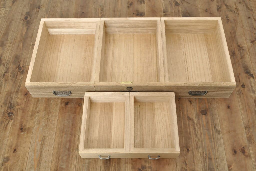 総桐箪笥の見た目を変えずに綺麗にリペア!元の自然な雰囲気をそのままに木地色仕上げ。(四方丸、大丸、桐たんす、和箪笥、和たんす、衣装箪笥)