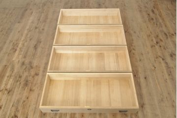 総桐箪笥の見た目を変えずに綺麗にリペア!元の自然な雰囲気をそのままに木地色仕上げ。(四方丸、大丸、桐たんす、和箪笥、和たんす、衣装箪笥)