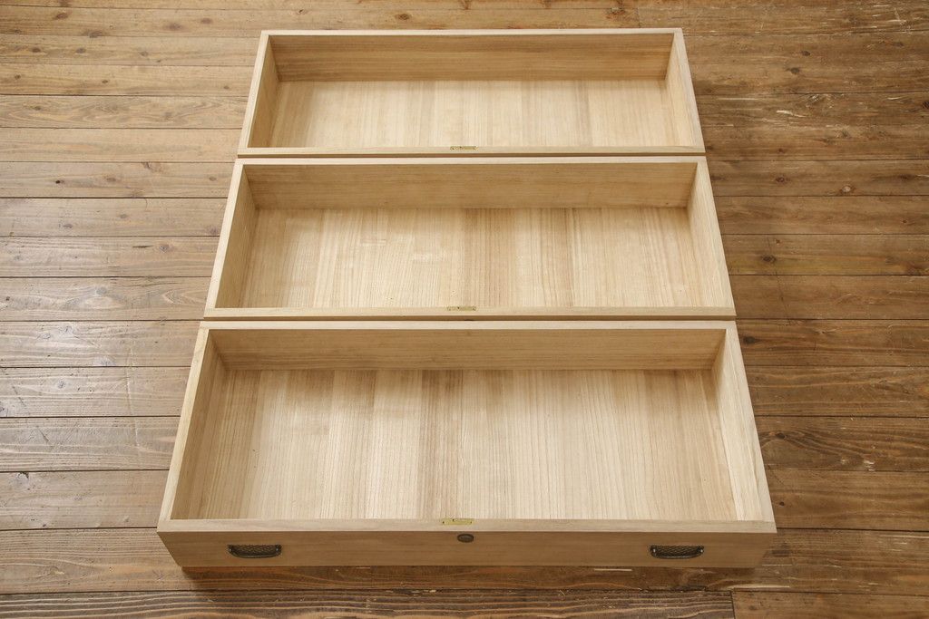 総桐箪笥の見た目を変えずに綺麗にリペア!元の自然な雰囲気をそのままに木地色仕上げ。(四方丸、大丸、桐たんす、和箪笥、和たんす、衣装箪笥)