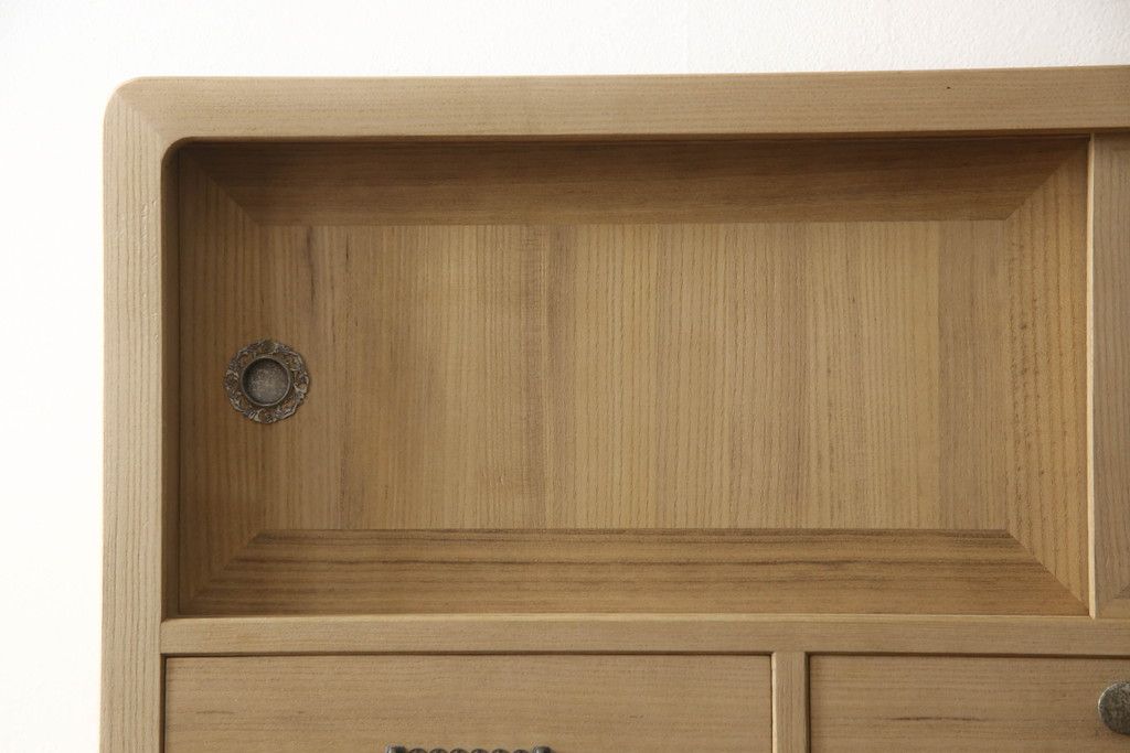 総桐箪笥の見た目を変えずに綺麗にリペア!元の自然な雰囲気をそのままに木地色仕上げ。(四方丸、大丸、桐たんす、和箪笥、和たんす、衣装箪笥)