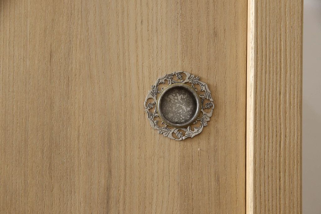 総桐箪笥の見た目を変えずに綺麗にリペア!元の自然な雰囲気をそのままに木地色仕上げ。(四方丸、大丸、桐たんす、和箪笥、和たんす、衣装箪笥)