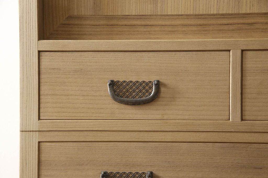 総桐箪笥の見た目を変えずに綺麗にリペア!元の自然な雰囲気をそのままに木地色仕上げ。(四方丸、大丸、桐たんす、和箪笥、和たんす、衣装箪笥)